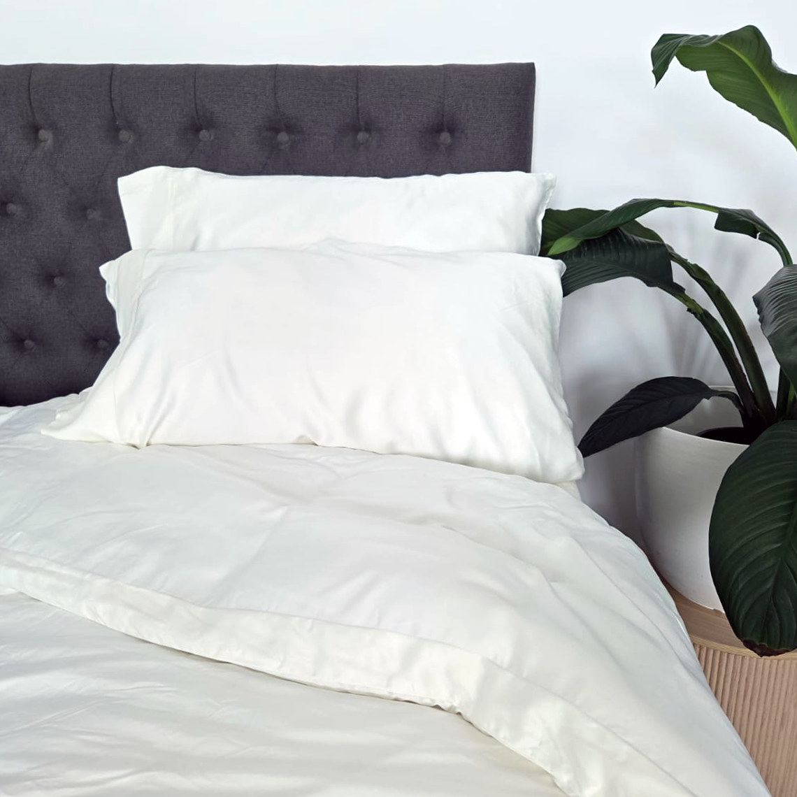 close up of pearl white quilt cover set